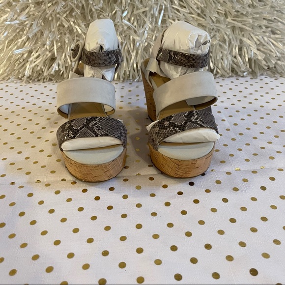Geox Respira Djaleah B Smoke Grey Python, Off White Sandals - Picture 2 of 6